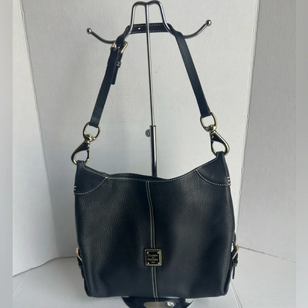 Dooney & Bourke || Black Shoulder Bag Purse gold Tone hardware pebbled